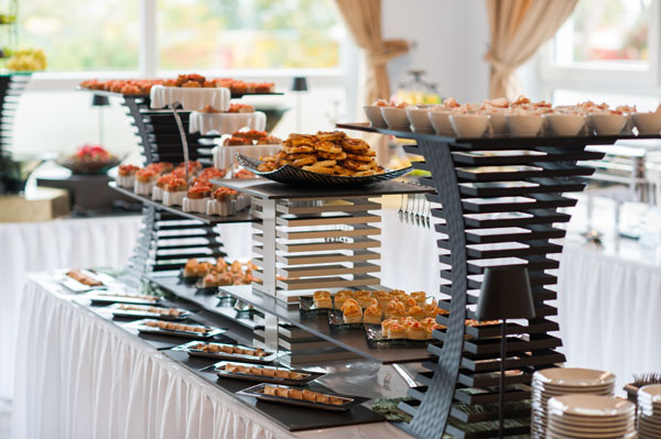 Sektempfang für Ihre Hochzeit mit fingerfood und häppchen